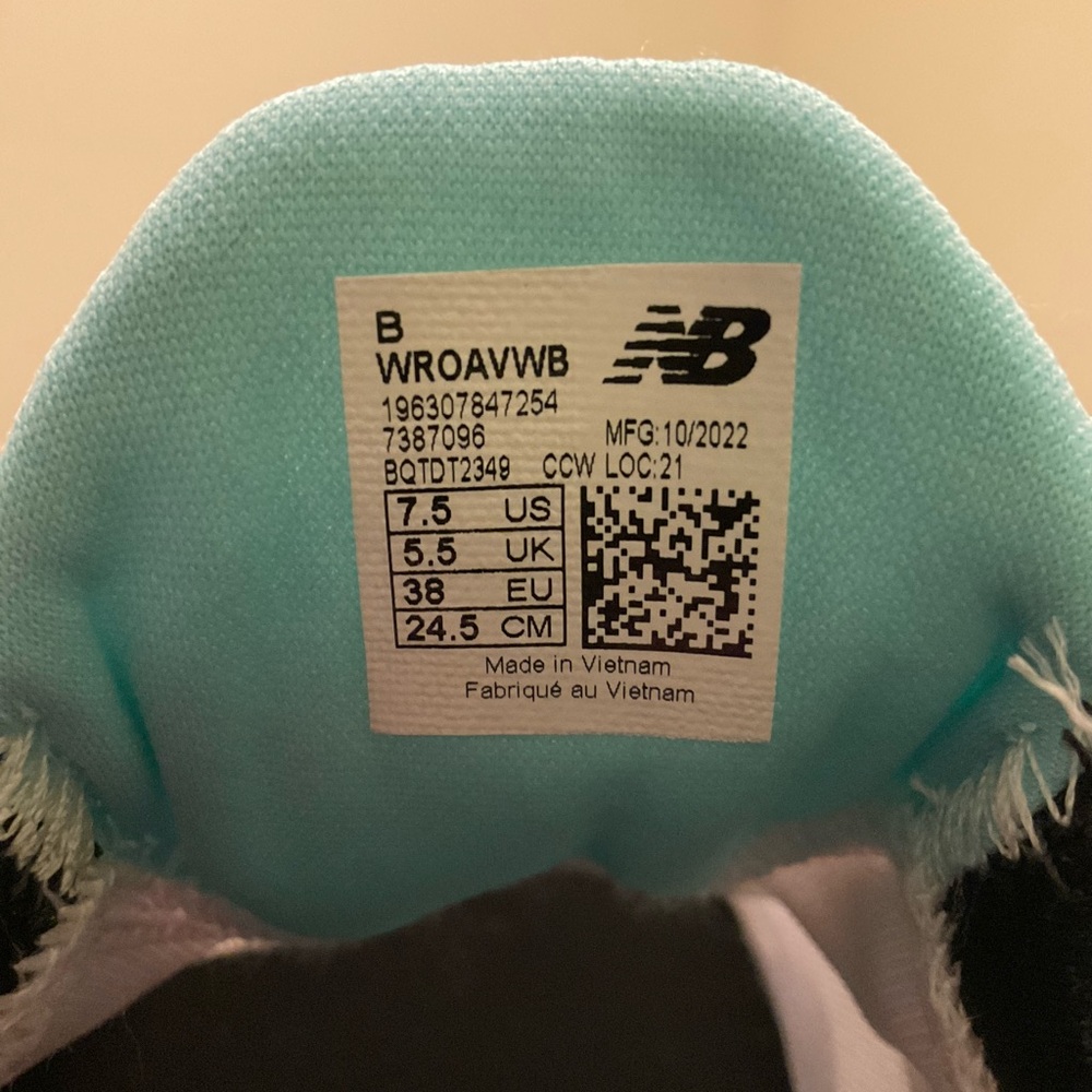 New Balance fresh foam ROAV size 7.5 - Picture 10 of 10